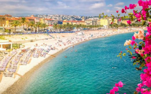 La Côte d'Azur avec un petit budget : destinations abordables en bord de mer.