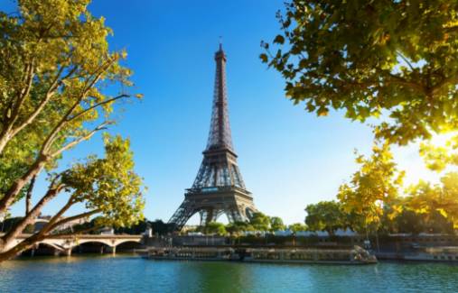 Dîner à la Tour Eiffel : Aperçu des restaurants et cafés