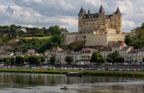 Les secrets de la Loire : Explorer la rivière en bateau traditionnel