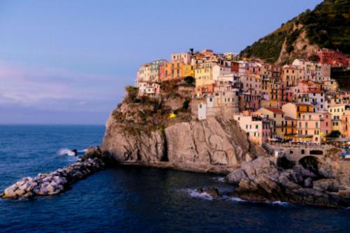 L'Enchantement des Fruits de Mer à Vernazza : Un Goût de la Mer Ligurienne.