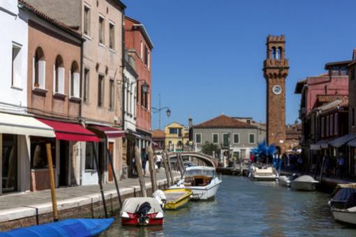 Délices sucrés des îles : Découvrir les desserts de Murano et Burano