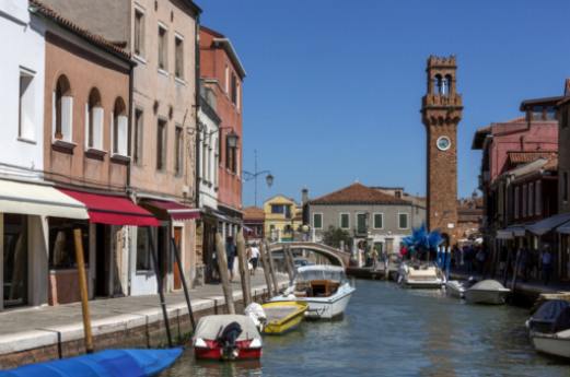 Inspirations modernes : la dentelle de Burano dans la mode contemporaine