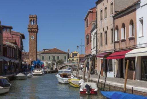 Conseils de navigation : Comment explorer les ruelles et canaux colorés de Burano