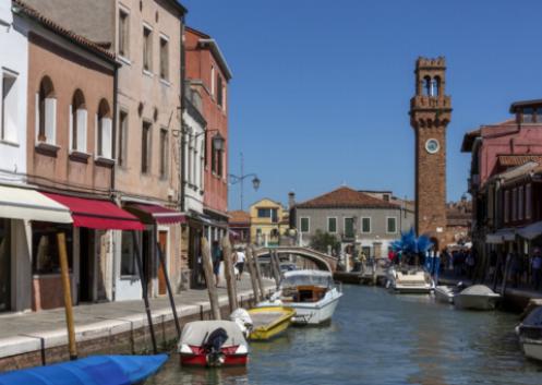 Saut d'île : Comment voyager entre Murano, Burano et Venise