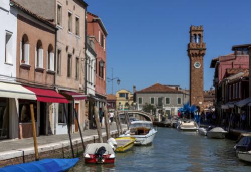 Du lever du soleil au coucher du soleil : les meilleurs moments pour photographier Murano et Burano.