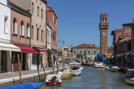 Naviguer sur l'eau : Conseils pour photographier les canaux de Murano et de Burano