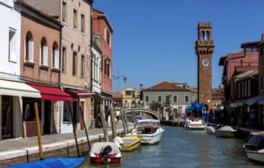 La dentelle de Burano : broder les fils de l'histoire