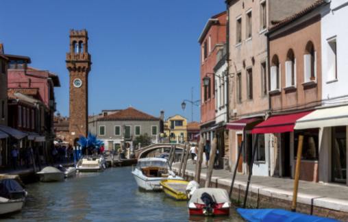 Les maisons colorées de Burano : une palette de peintre qui prend vie