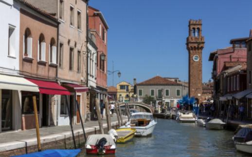 Marché de Noël en verre de Murano : des trésors festifs vous attendent