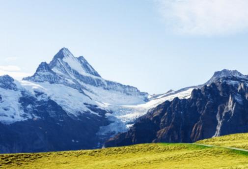 La beauté pittoresque du lac de Thoune et du lac de Brienz