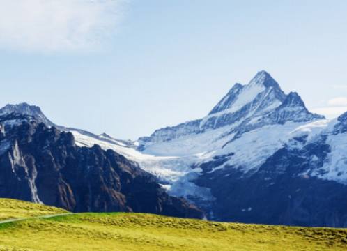 Aventures d'automne : vignobles, récoltes et randonnées dans les Alpes suisses