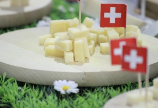 La Signification Culturelle du Gruyère dans la Cuisine Suisse