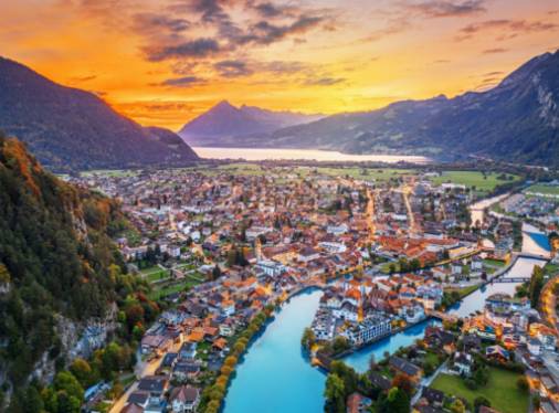 Les lacs de Thoune et de Brienz : Croisières et Châteaux