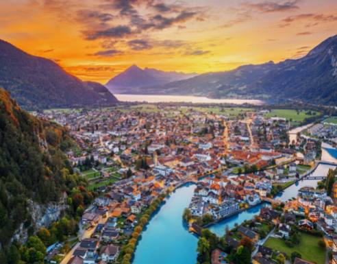 Interlaken vers les montagnes : téléphériques et chemins de fer de montagne