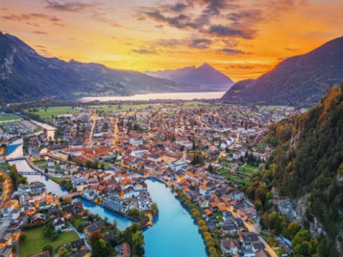 Escalade de glace à Interlaken : l'ascension des cascades gelées de Suisse.