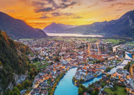 Parapente au-dessus d'Interlaken : planer au-dessus des Alpes suisses