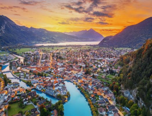 Saut en parachute époustouflant au cœur de la Suisse : Guide des aventures aériennes à Interlaken